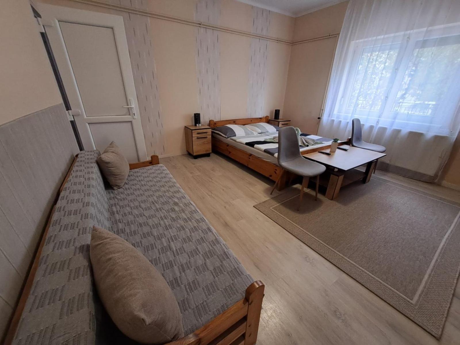 Berta Panzió Panzió Hajdúszoboszló Szoba fotó